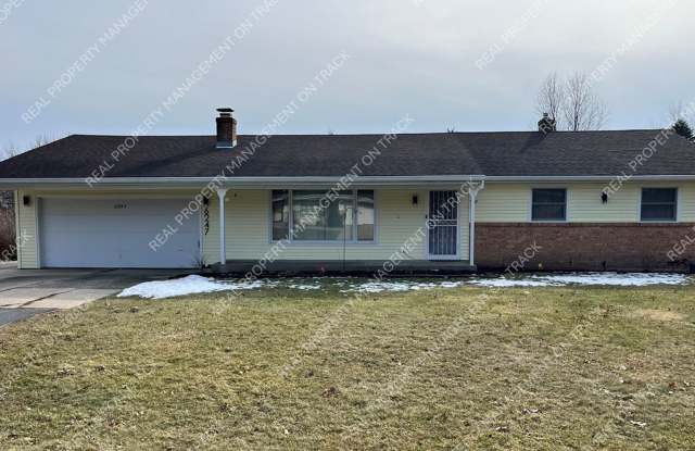 Peaceful 3‑Bedroom Home in a Wooded Rockford Neighborhood photos photos