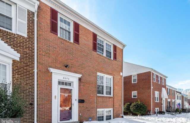 8070 POWDERBROOK LN photos photos