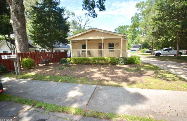1385 Elizabeth Lane Gallery 2
