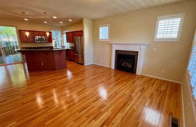 Cedar Hills/Peterkort Home – Near MAX  Hwy 217 – Get Half off the 1st Month's Rent! - 11021 Southwest Washington Street, Beaverton, OR 97225
