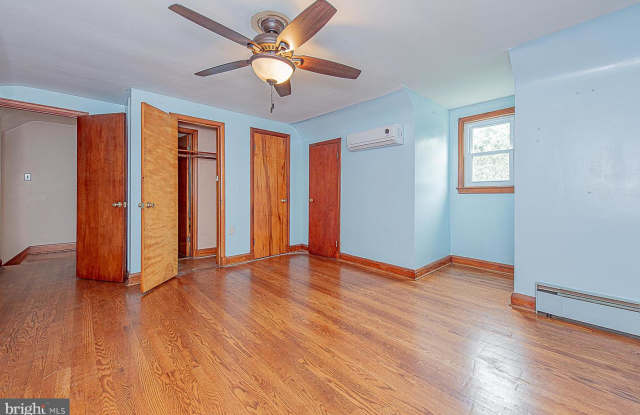 10560 SHAKER DR Gallery 4