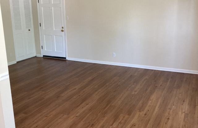 1501 Cowling Avenue Gallery 3
