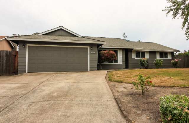 Single Story Home in SE Salem, Fenced Backyard! ~ 4998 Arrowood Gallery 1