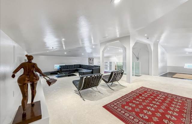 Historic, Character-Rich House - 3 Bed, 3 Bath (2 Full, 2 Half) photos photos