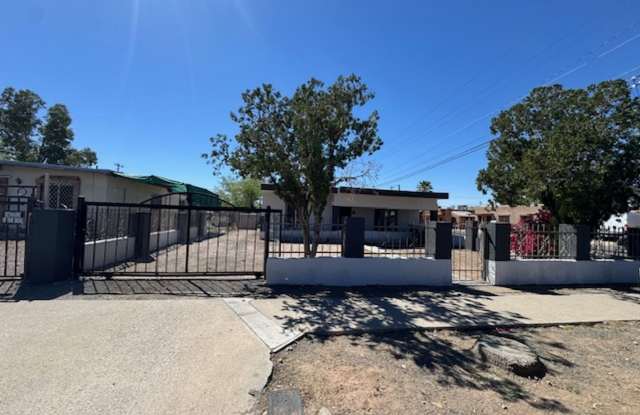 South- 3 bedroom/ 1 bathroom single family home photos photos