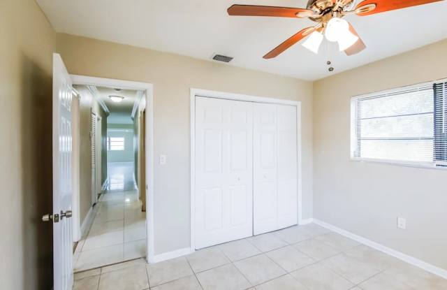 824 Rice Avenue - 824 Rice Avenue, Lima, OH 45805