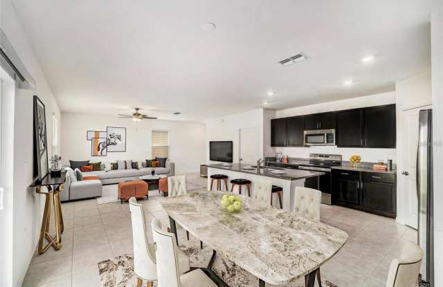 2871 SILVER SCALLOP Loop Gallery 3