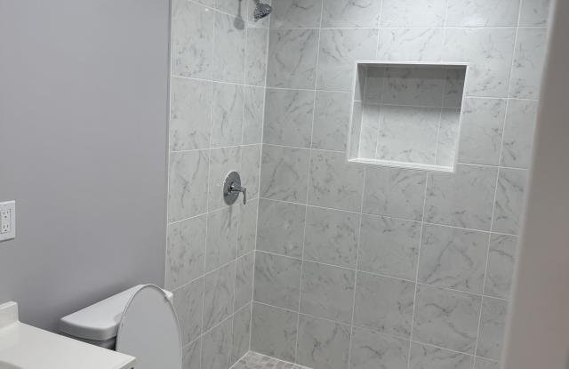 214 N Poplar St photos photos