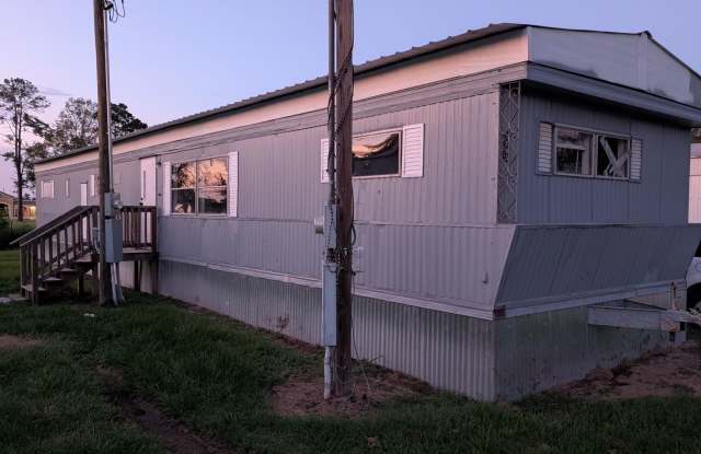 2 Bed / 2 Bath - Orangefield ISD - AVAILABLE NOW!!! Gallery 1
