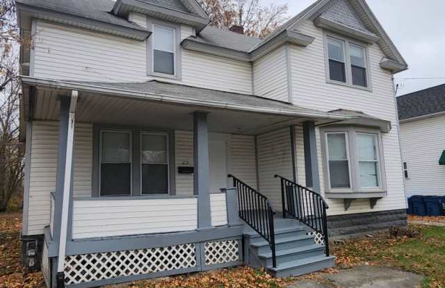 Charming 4-Bedroom Property in Prime Location (SECTION 8 VOUCHERS ACCEPTED) photos photos