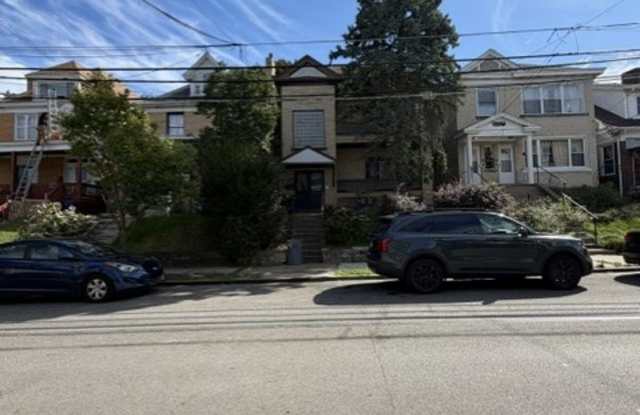 1525 Beechview Avenue Gallery 3