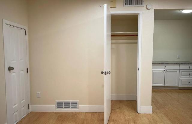 341 San Petra Ct Gallery 1
