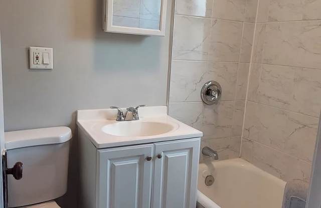 5740 S Stony Island Ave - 5740 South Stony Island Avenue, Chicago, IL 60637