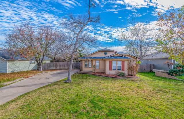 February Move In Available! Cute 3 Bed, 1.5 Bath Home in Bryan. Great Backyard  Deck! - 3206 Chapel Court, Bryan, TX 77803