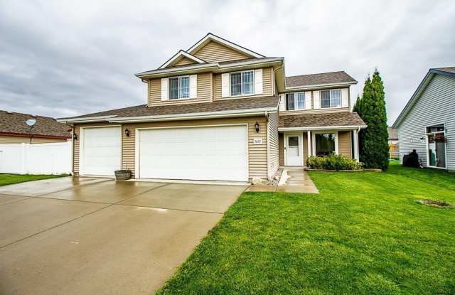 Beautiful 3 bedroom 2.5 bath CDA Home for Rent photos photos