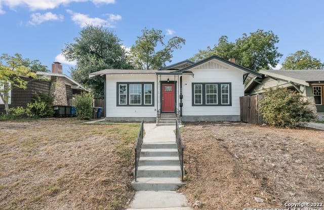 906 W SUMMIT AVE - 906 West Summit Avenue, San Antonio, TX 78201