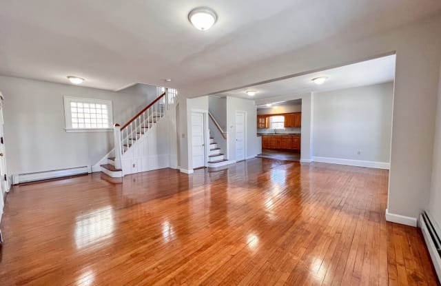 18-20 Victoria Rd - 18 Victoria Road, Hartford, CT 06114