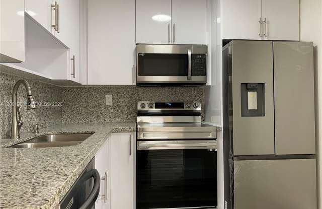 9320 Fontainebleau Blvd photos photos