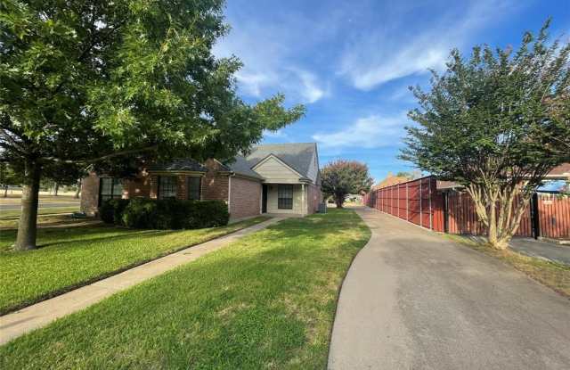 7466 Coachwood Circle - 7466 Coachwood Circle, Fort Worth, TX 76133