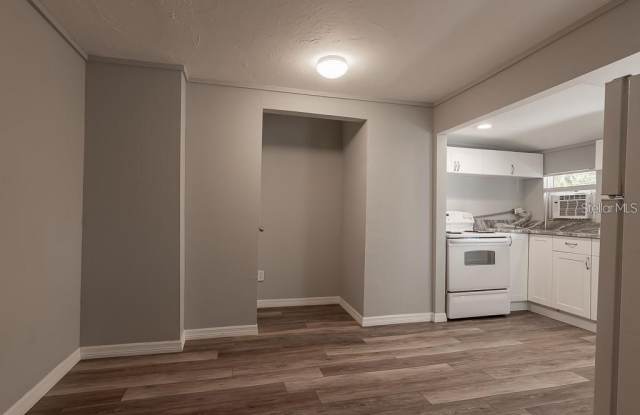 1424 10TH STREET W photos photos