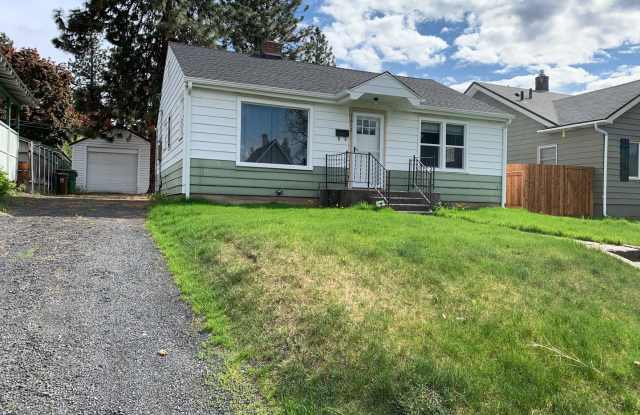 Cute 2 Bedroom Home in Perry District! photos photos