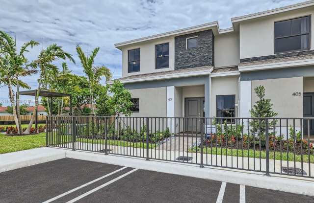 445 NE 1st - 445 Northeast 1st Street, Florida City, FL 33034