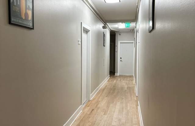 Updated Studio in Prime Logan Square Location Gallery 3
