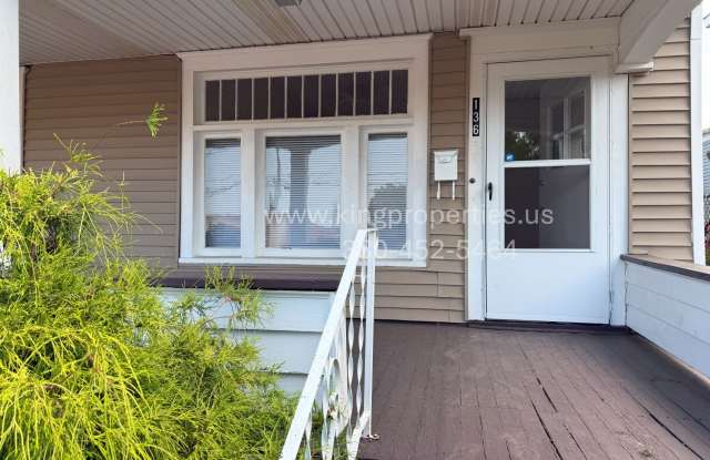 136 Harrison Ave SW photos photos