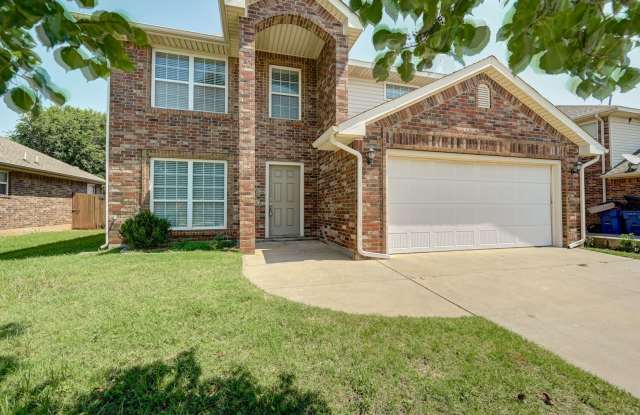 Gorgeous 4 Bed 3 Bath Home in Heart Of Mustang! photos photos