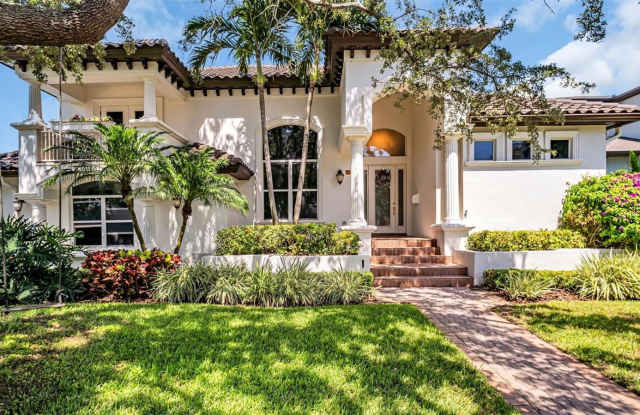 1089 CORDOVA BOULEVARD NE photos photos