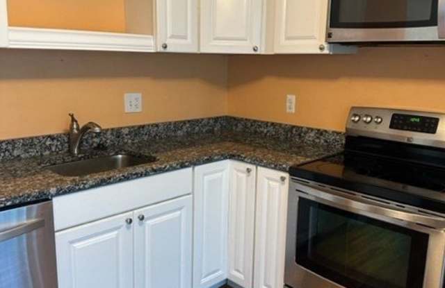 585 Park Road - 585 Park Road, Waterbury, CT 06708