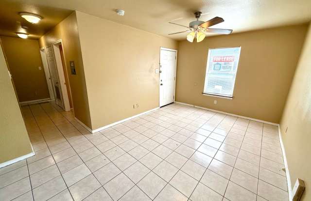 **APPLICATION RECEIVED** *MOVE IN SPECIAL* Charming 3-Bedroom Home Near St. Mary’s University & Loop 410 Gallery 4
