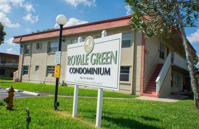 12800 SW 43rd Dr - 12800 Southwest 43rd Drive, Kendale Lakes, FL 33175