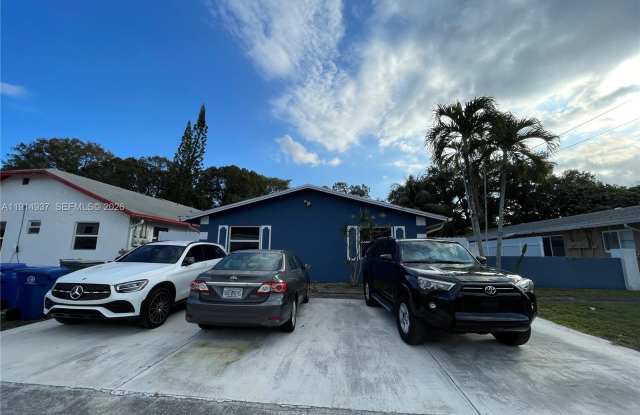 1814 SW 22nd St photos photos