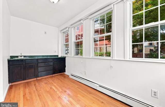 134 SHURS Lane Gallery 4