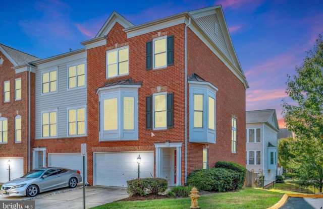 2433 BROOKMOOR Lane photos photos