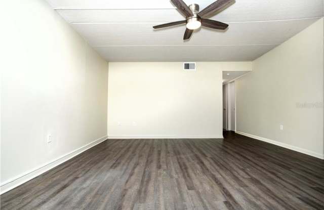 2317 W BRISTOL AVENUE Gallery 4