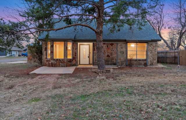 400 North River Oaks Drive photos photos