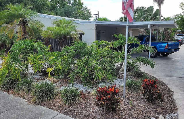 Spacious 1BR Duplex Near Beaches – Private Yard + Amenities! 1bed|1bath photos photos