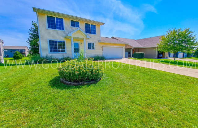 3 Bedroom 3.5 Bath Urbandale Home with a large fenced in yard in the Waukee School District ! photos photos