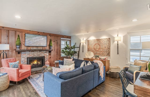 3905 Oceano Azul - 215 Pine Garden Lane, Pacific Grove, CA 93950