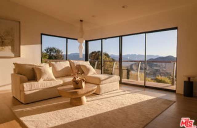 7802 Torreyson Drive Gallery 2