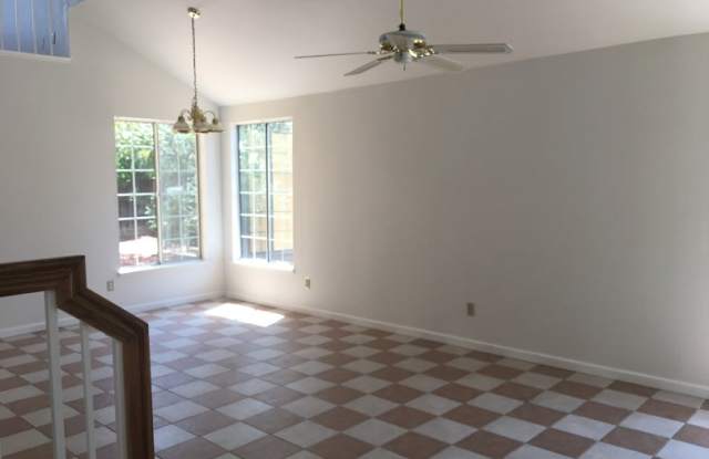 1050 Winter Ct Gallery 4