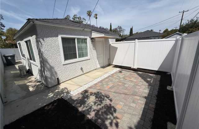 2051 S Garnsey Street photos photos