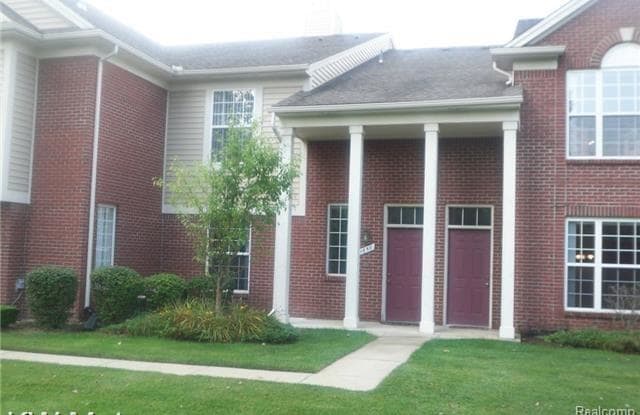 1650 DEEPWOOD Circle - 1650 Deepwood Circle, Rochester, MI 48307
