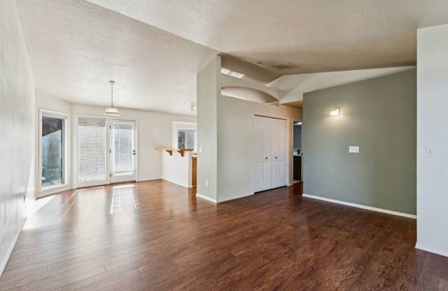 5668 South Kalmia Place Gallery 4