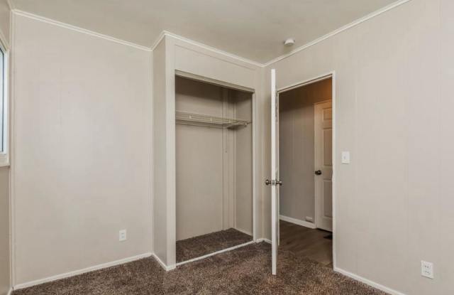 1596 Courter Street photos photos