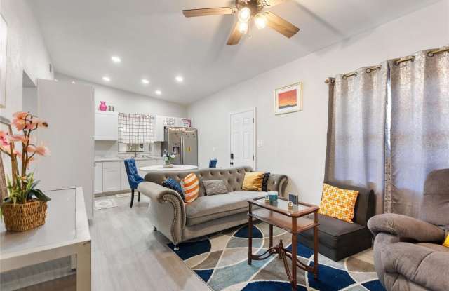 1495 PENNIWA Street Gallery 2