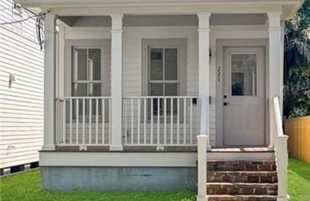 221 ADAMS Street photos photos