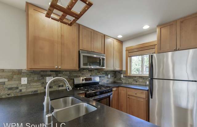 4105 Fremont Ave N #A - 4105 Fremont Avenue North, Seattle, WA 98103